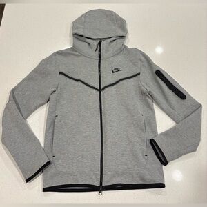 Men’s S - Nike Tech Windrunner